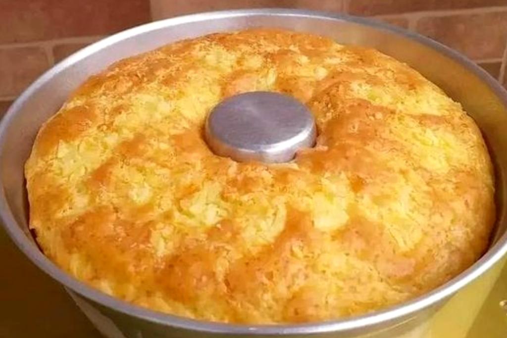 Bolo pão de queijo, se um pãozinho de queijo já é gostoso, imagine um incrível bolo pão de queijo 