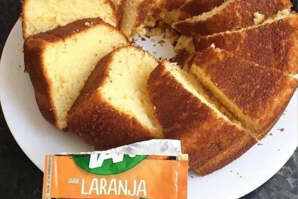 Bolo simples de laranja com um ingrediente especial que tem ai na sua casa