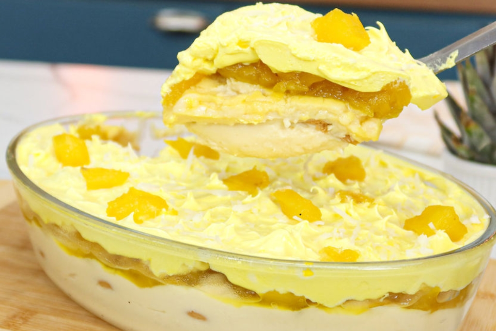 Pavê gelado de abacaxi muito fácil, é uma sobremesa gelada e deliciosa que deixa todo mundo feliz