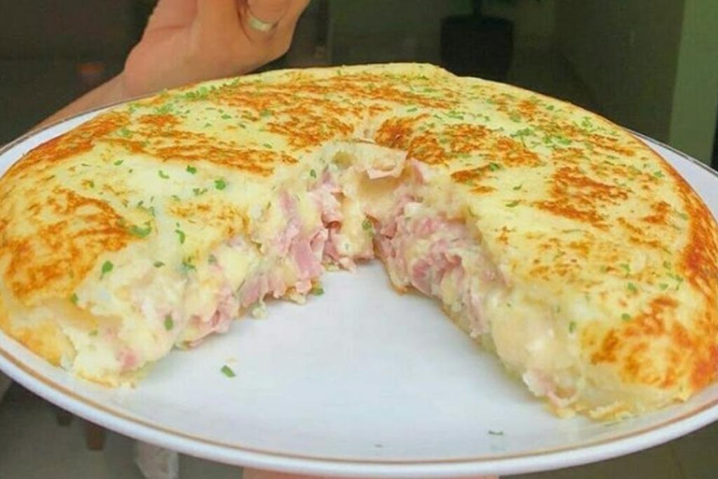 Torta de batata recheada de frigideira, para os preguiçosos