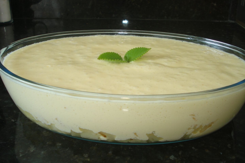 Mousse de abacaxi uma sobremesa simples e prática para o seu almoço